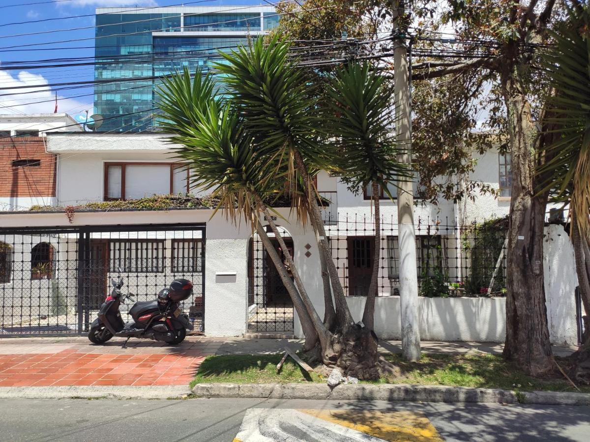 Acogedor Hostal Usaquen La Parada Del Tren Bogota Buitenkant foto